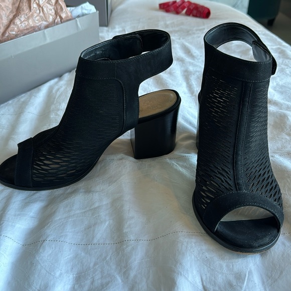 Vince Camuto block heel - Picture 1 of 5